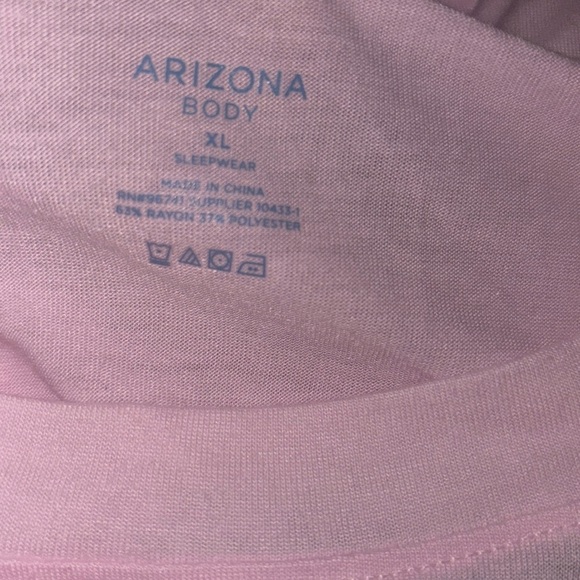 Arizona Body Graphic Pink Sleep Shirt (Pit to pit 27”
Length 29”) - Picture 4 of 4